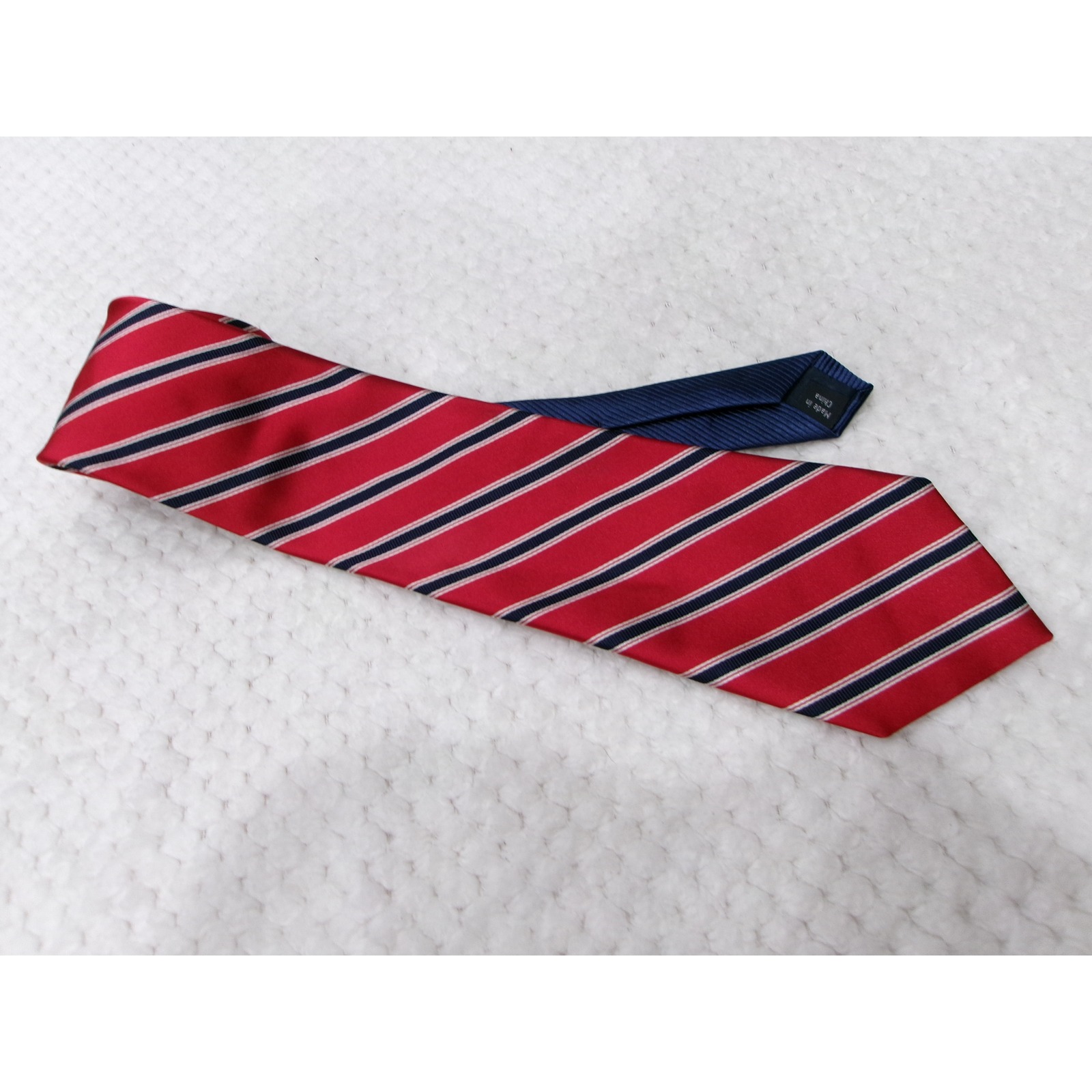 Tommy Hilfiger Mens 35x58 Necktie Red Navy Blue White Diagonal Rep Stripe Silk